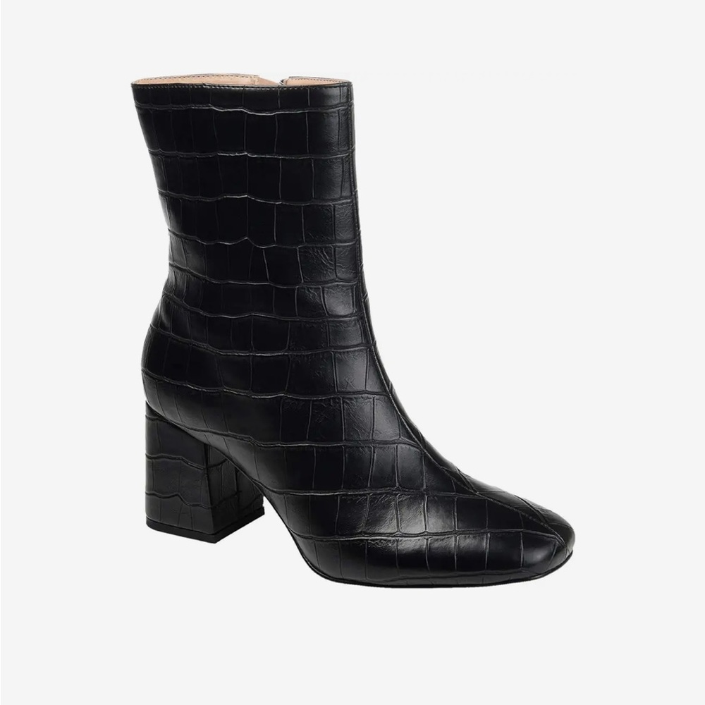 Brand new, Journee Collection Trevi Bootie, croc-embossed faux leather, Size 6